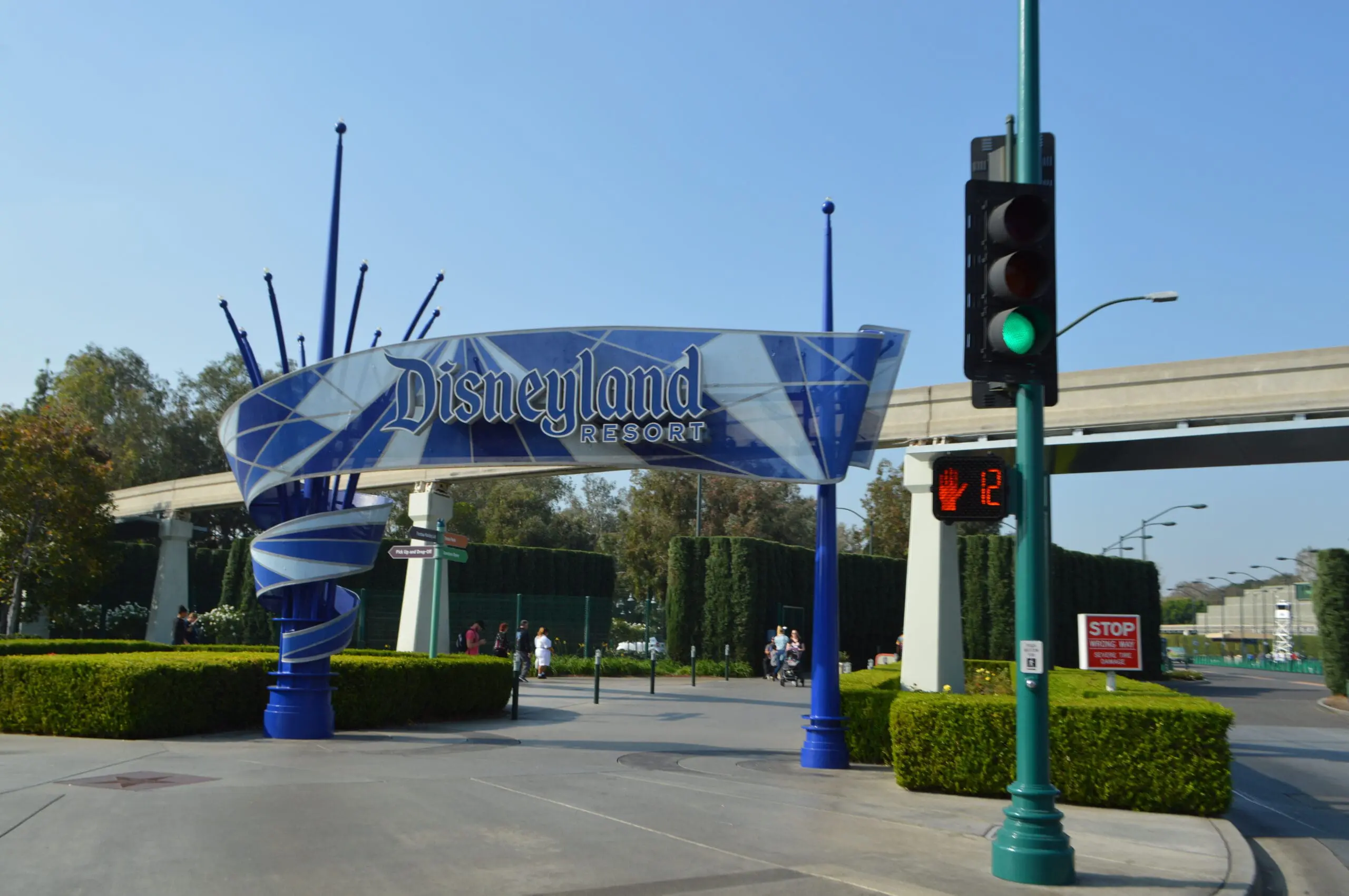 HOW TO: Harbor Boulevard Guest Drop-Off & Pick-Up for Disneyland