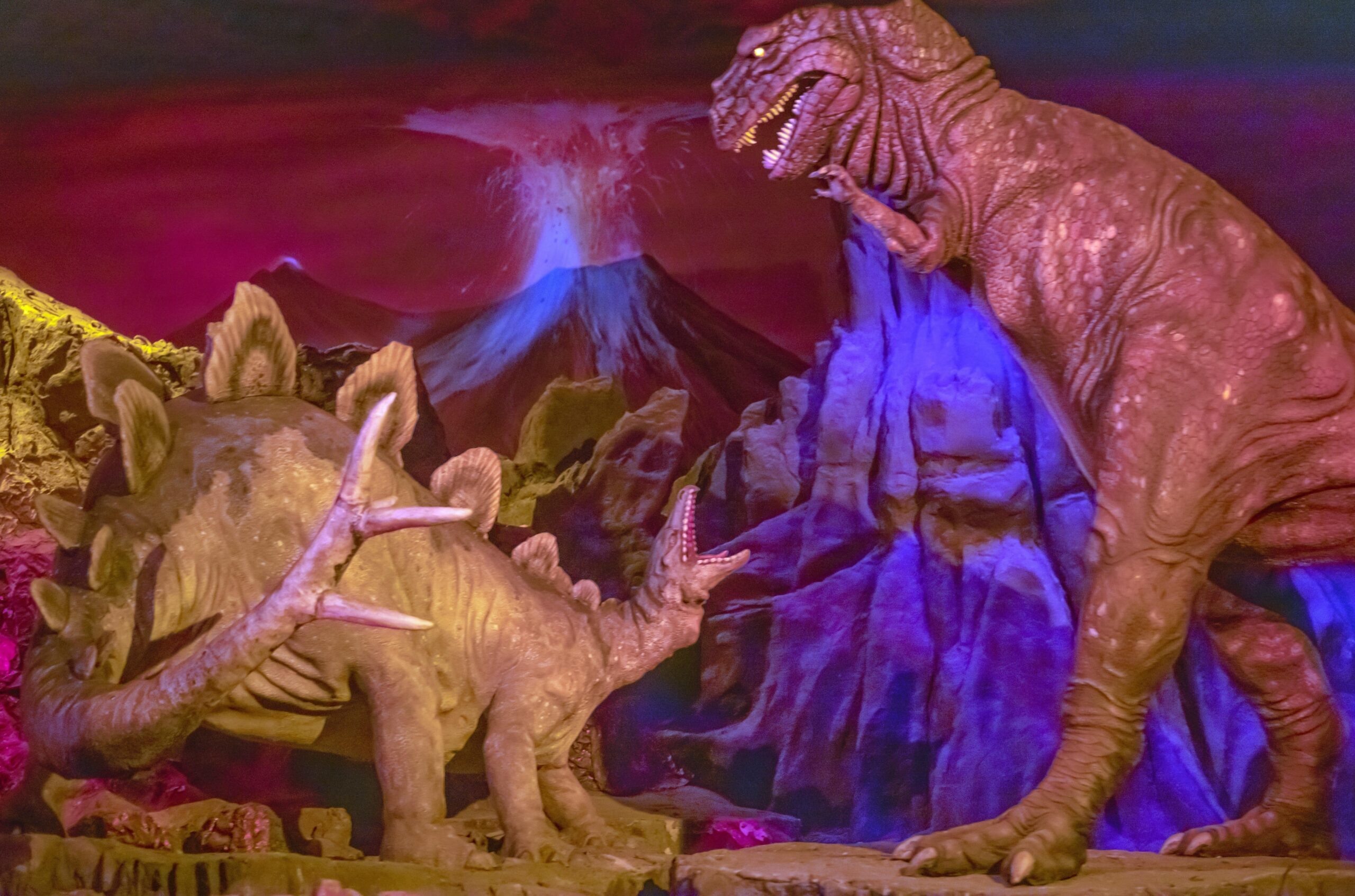 10 Things You Didn't Know About The Dinosaurs On The Disneyland Railroad