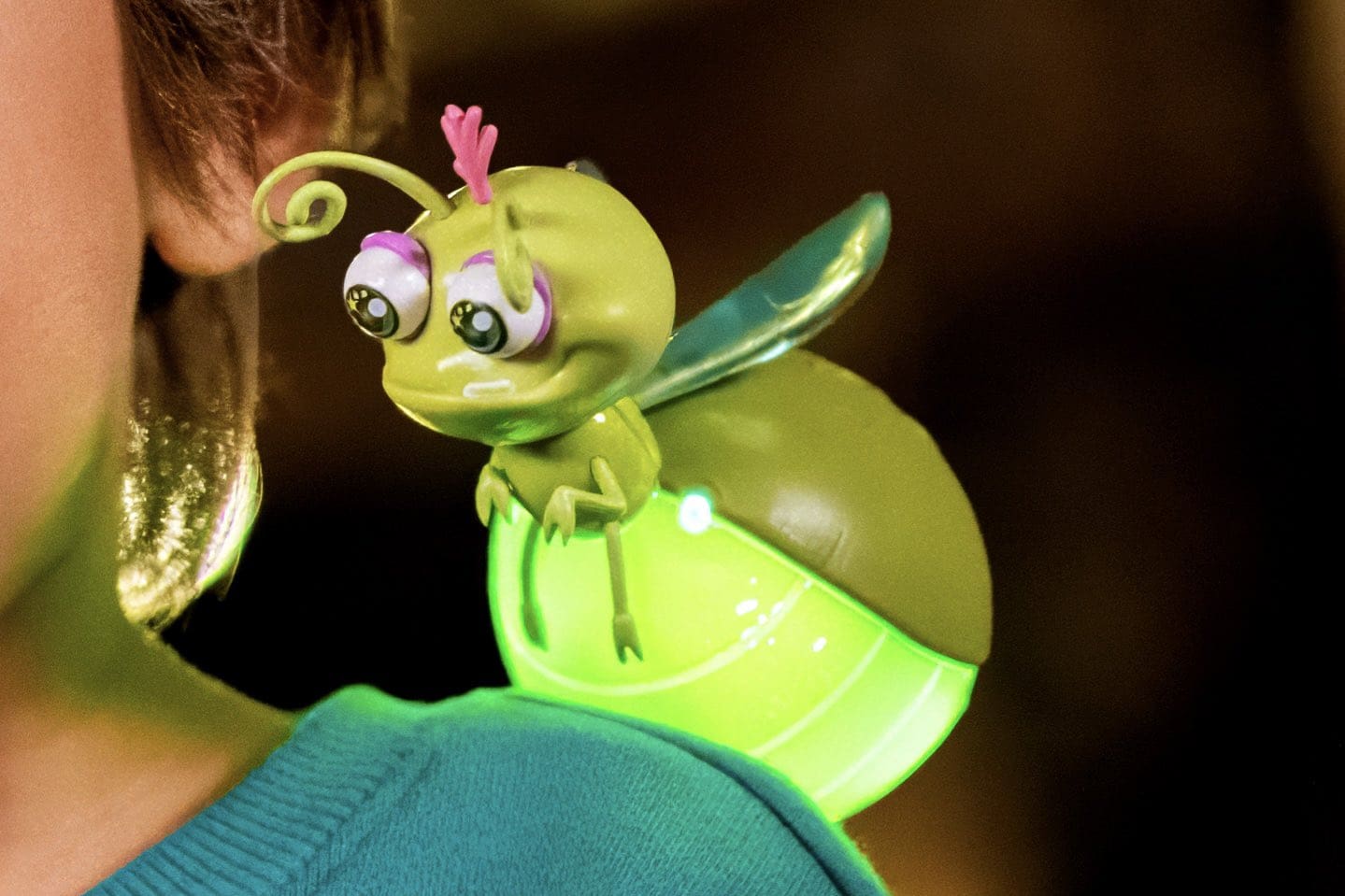 Firefly shoulder accessory for Tiana's Bayou Adventure