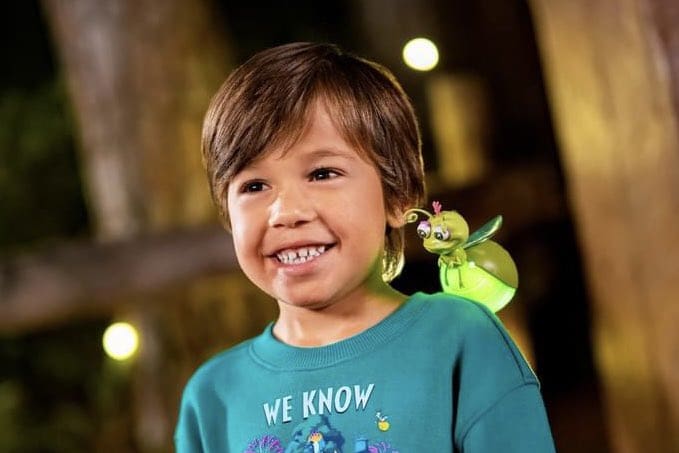 Wearable firefly accessory for Disney's Tiana