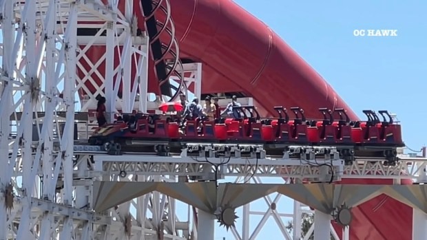 Incredicoaster Halted with passengers aboard