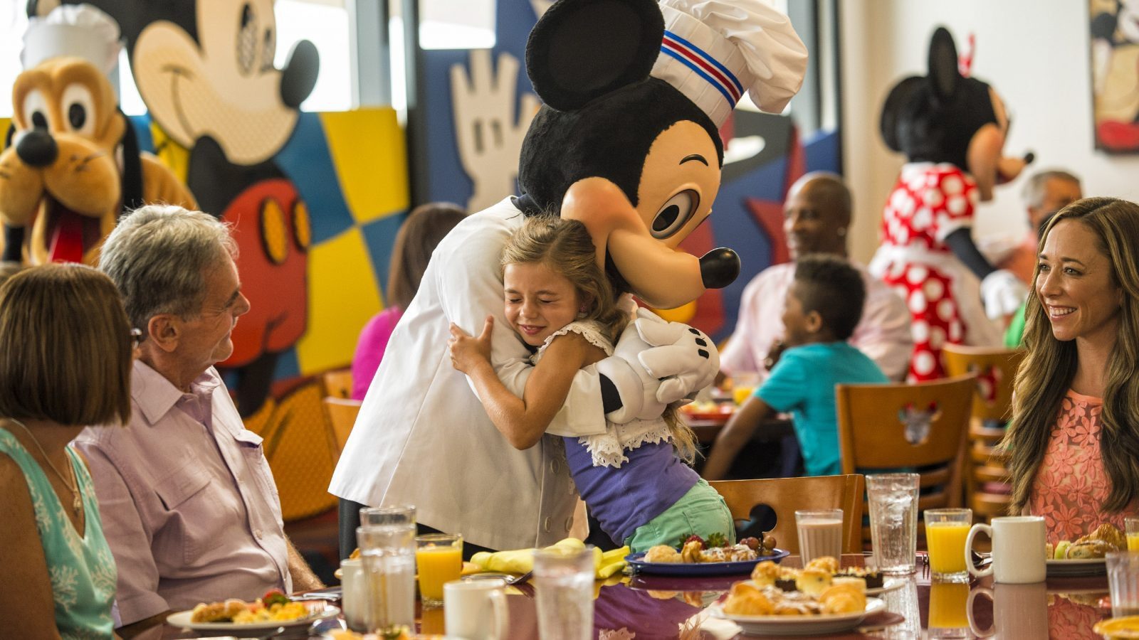 character dining at disneyland