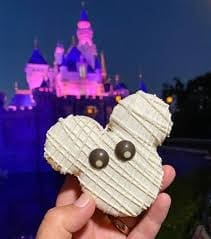 Mickey Mouse Mummy Macaron