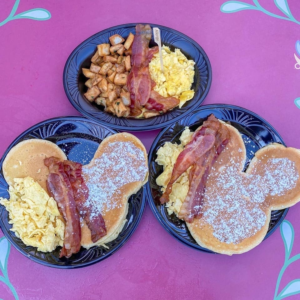 Red Rose Taverne’s Breakfast Platter